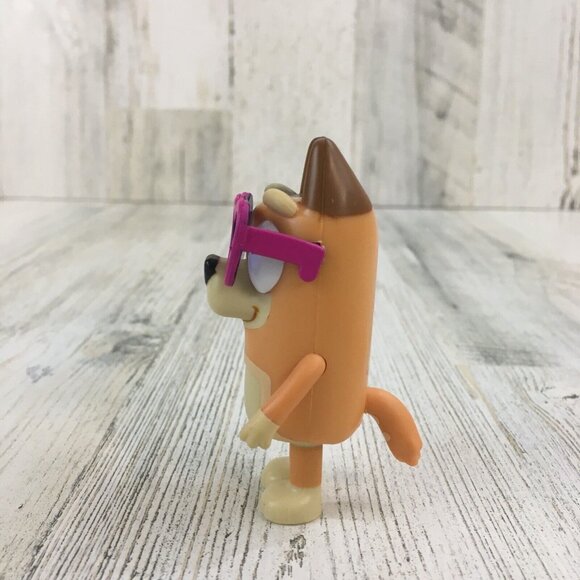 Bluey CHILLI Heeler Mom Figure Heart Sunglasses Valentines Escape Family Mum NEW - Picture 4 of 6